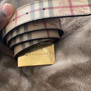 Classic Burberry belt